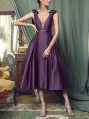 A-Line/Princess Plunging Neckline Sleeveless Knee-Length Cocktail Dresses With Open Back