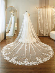 One-tier Lace Applique Wedding Veil Cathedral Veils with Embroidery