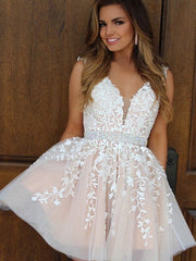 A-Line V-Neck Sleeveless Tulle Homecoming Dresses with Appliques